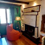Ioli\'S Home - Medieval Town